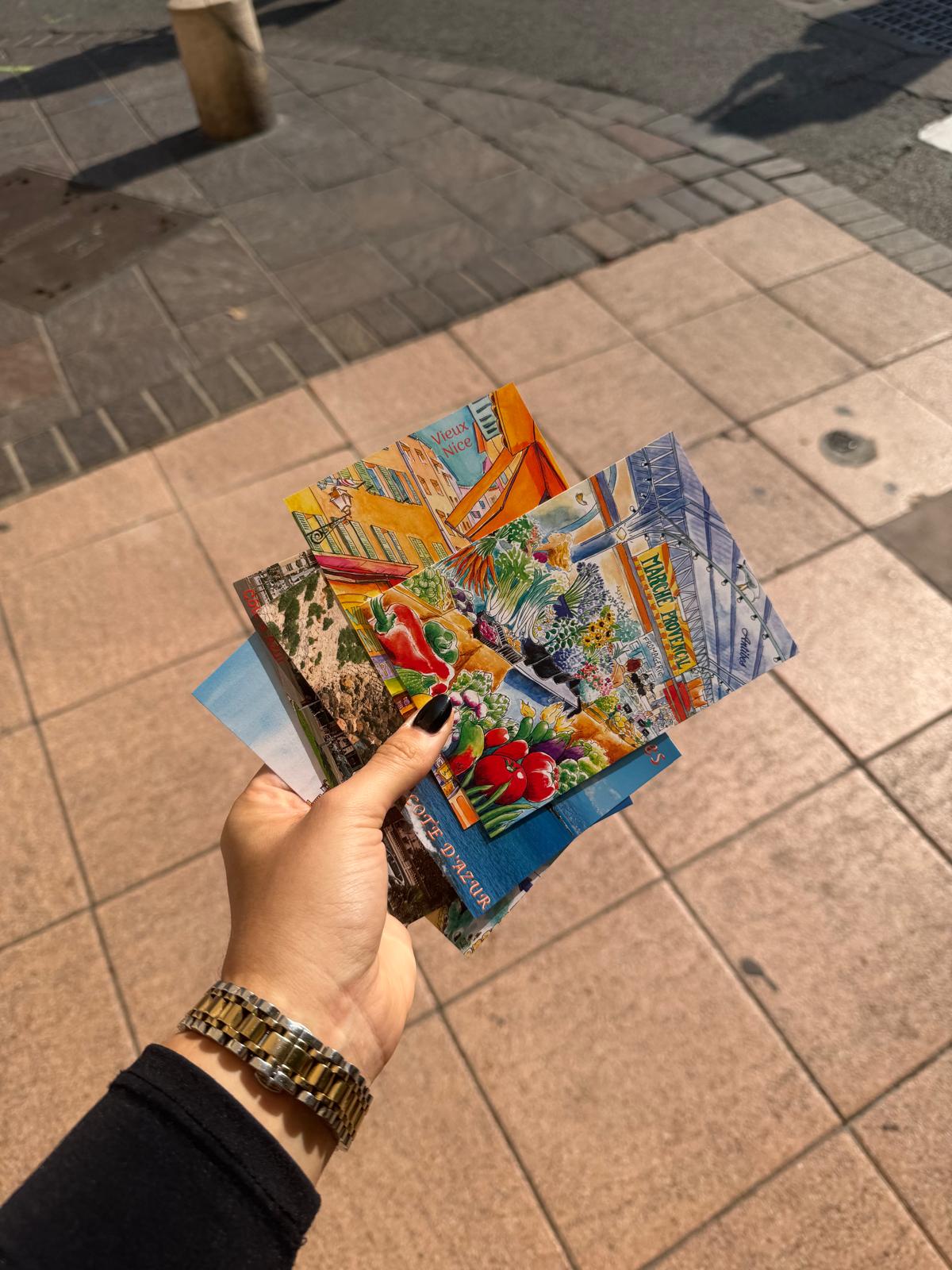 Monthly subscription handwritten (Postcard + goodies)